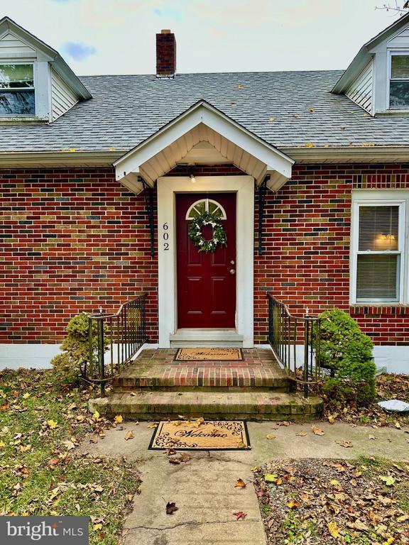 602 E Maple St, Lebanon