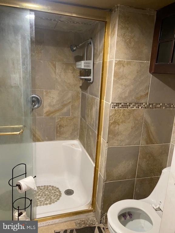 823 N 49th St, Philadelphia