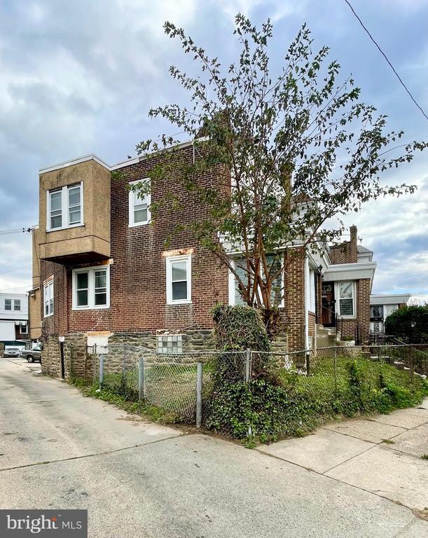 6531 N Beechwood St, Philadelphia