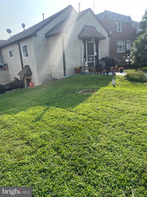 2940 Devereaux Ave, Philadelphia