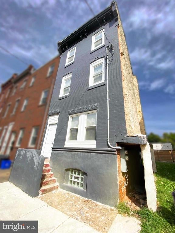 915 W Dauphin St, Philadelphia