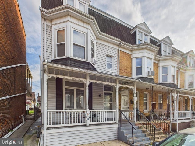 828 W Princess St, York