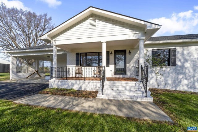 912 Shores Rd, Palmyra