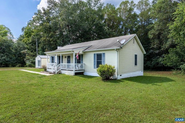 858 James River Rd, Scottsville