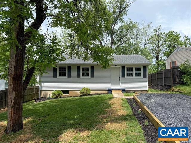 1207 4th St, Waynesboro