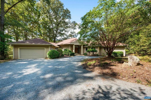 477 Gidsville Rd, Amherst