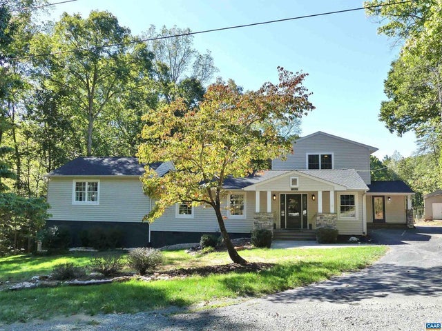 4599 Woods Edge Ct, Troy