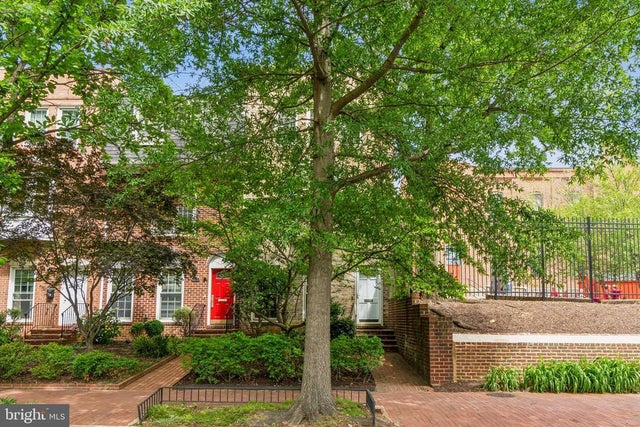 414 3rd St Se, Washington