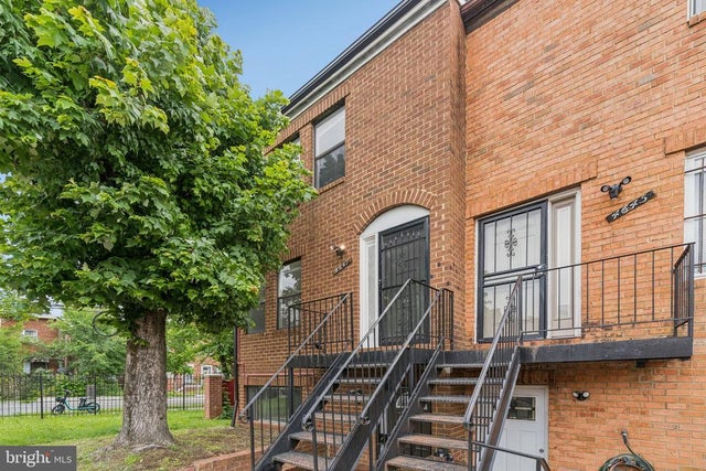 4647 6th St Se, Washington