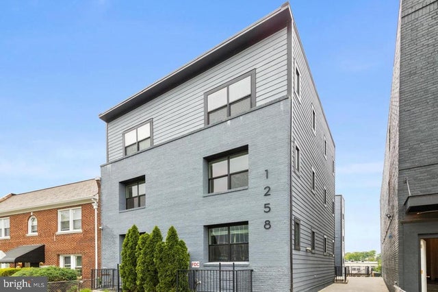 1258 Holbrook Ter Ne #5, Washington