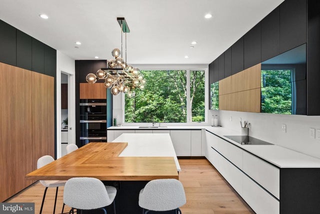 4656 Broad Branch Rd Nw, Washington