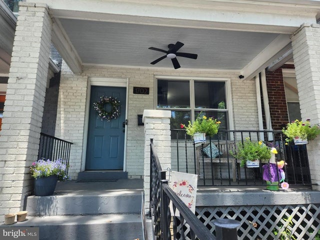 1702 Lang Pl Ne, Washington