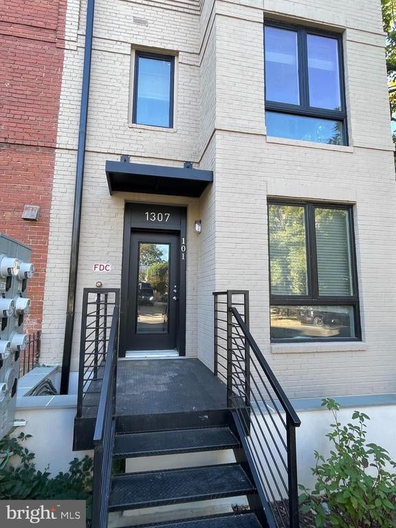 1307 K St Se #101, Washington