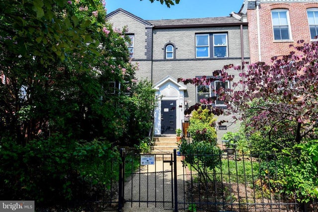 719 12th St Se #3, Washington