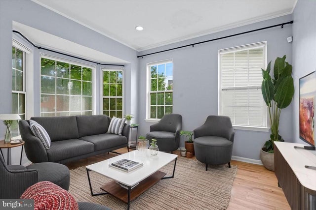 3305 7th St Se, Washington