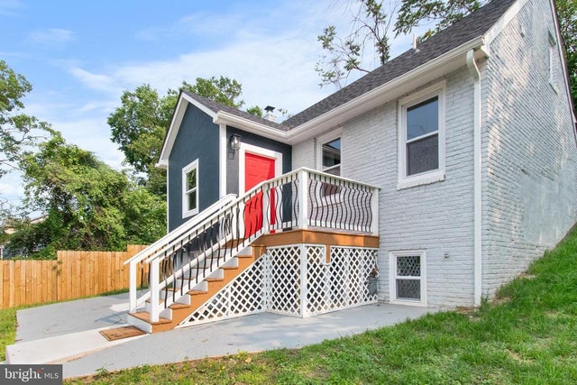 5021 A St Se, Washington