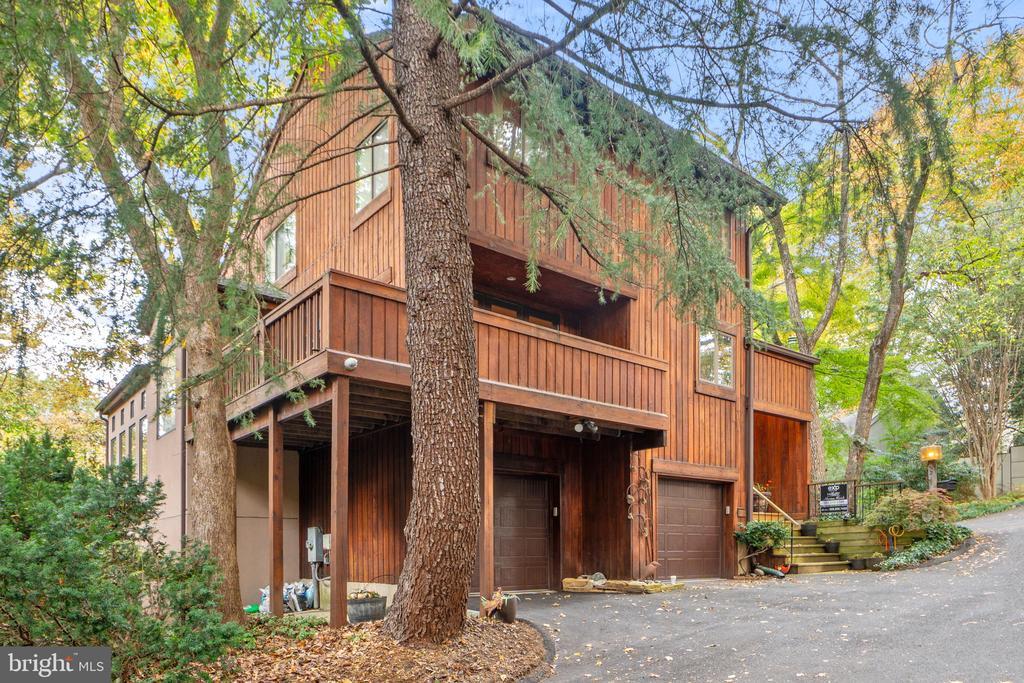 5211 Macarthur Ter Nw, WASHINGTON