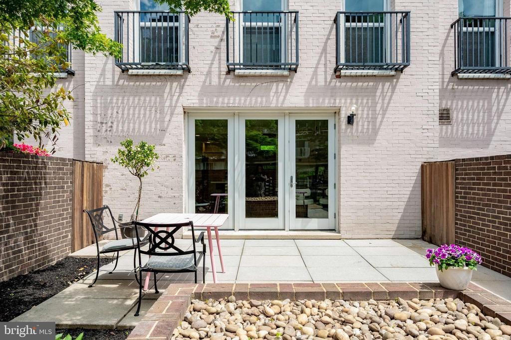 1309 4th St Sw #th9, WASHINGTON