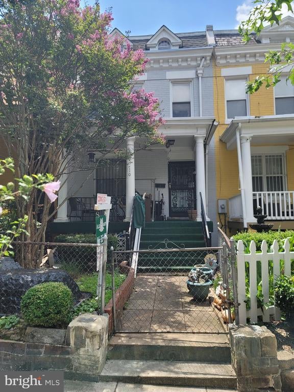 710 Taylor St Nw, Washington