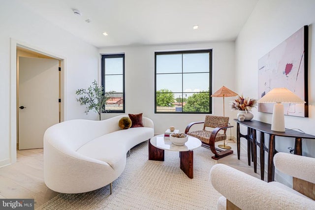 2905 Newark St Nw, Washington