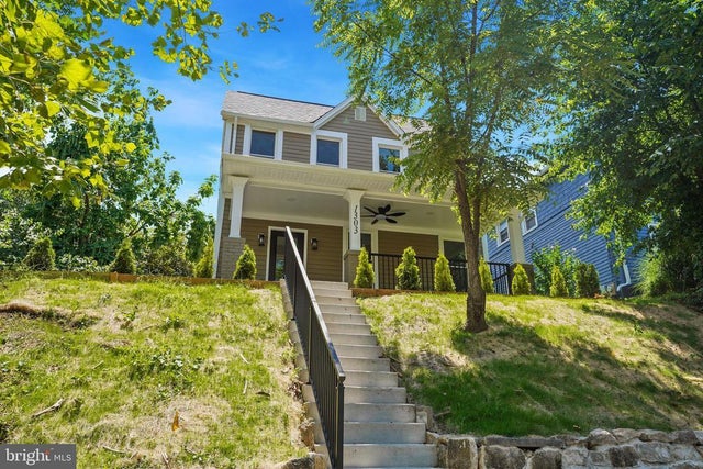 1303 Girard St Ne, Washington