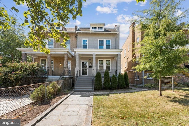 1617 Otis St Ne, Washington