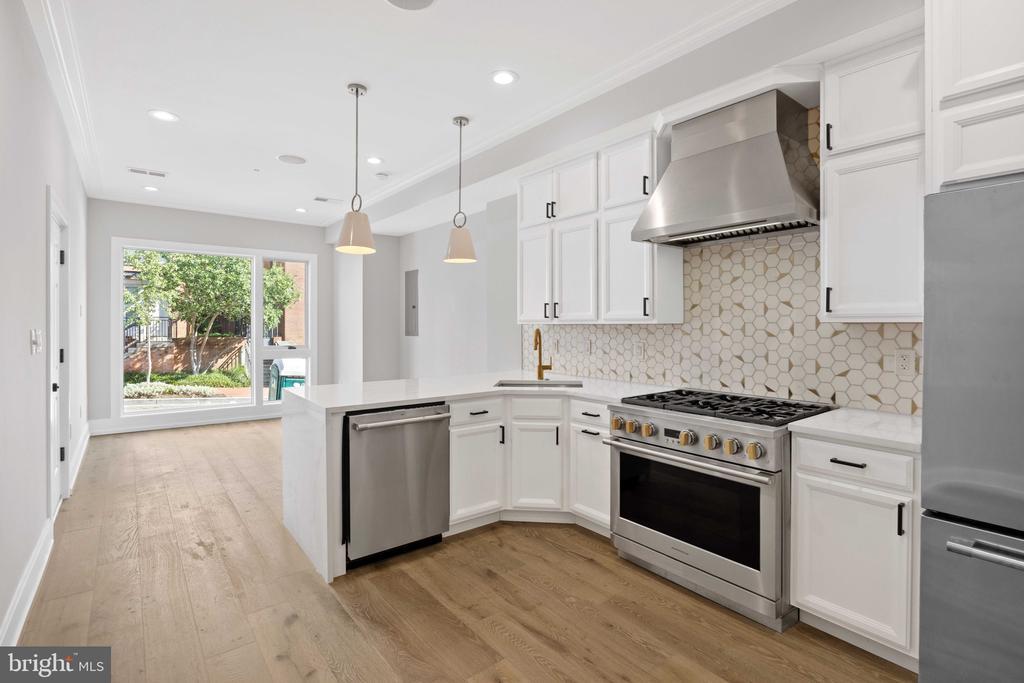 Photo of Listing #DCDC2212158