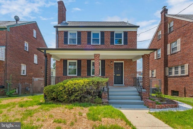 6932 8th St Nw, Washington