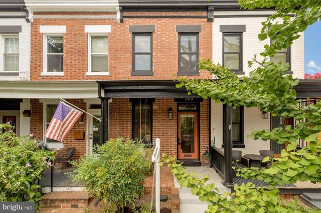 260 Warren Ne, Washington