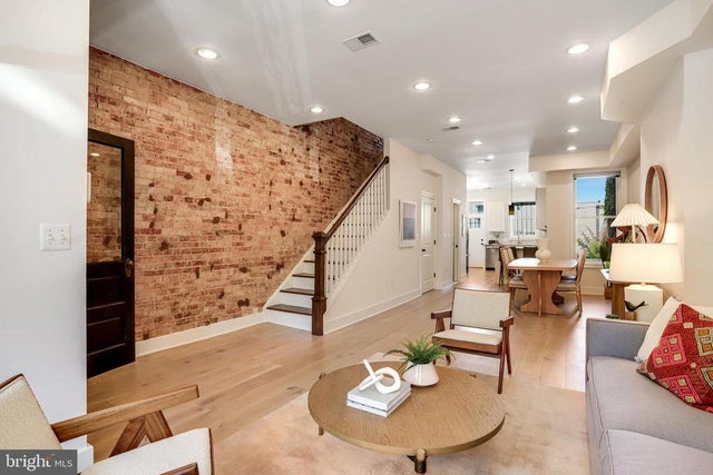 1304 E St Ne, Washington