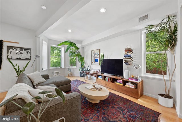 15 S St Ne #2, Washington