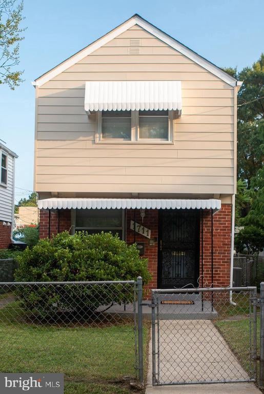 1711 Newton St Ne, Washington