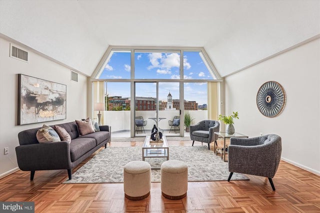 700 7th St Sw #822, Washington