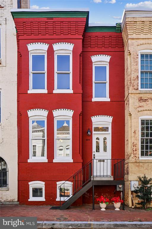 629 Acker Pl Ne, Washington