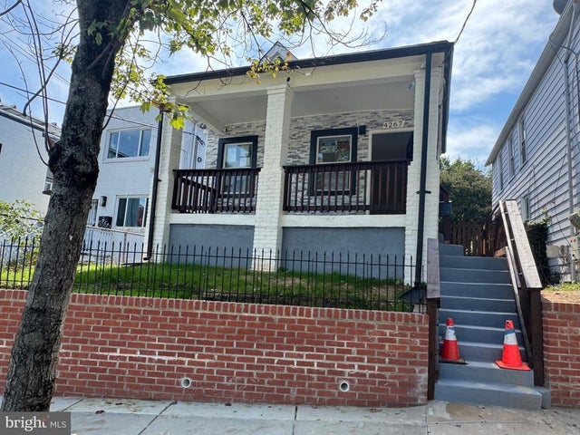 4267 Brooks St Ne, Washington