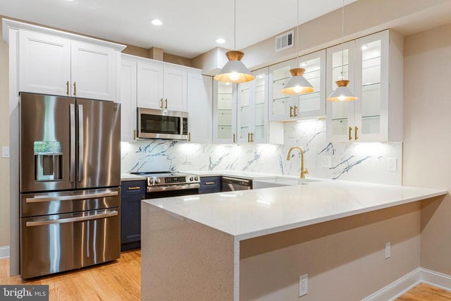 1609 17th St Se #202, Washington