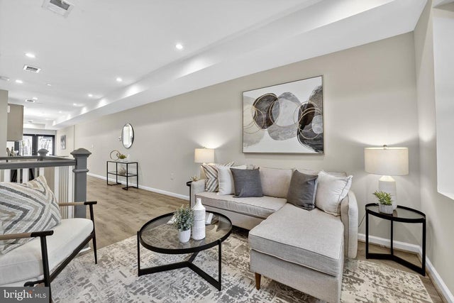 2016 4th St Ne #1, Washington