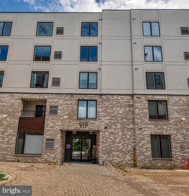 919 12th St Ne #a301, Washington