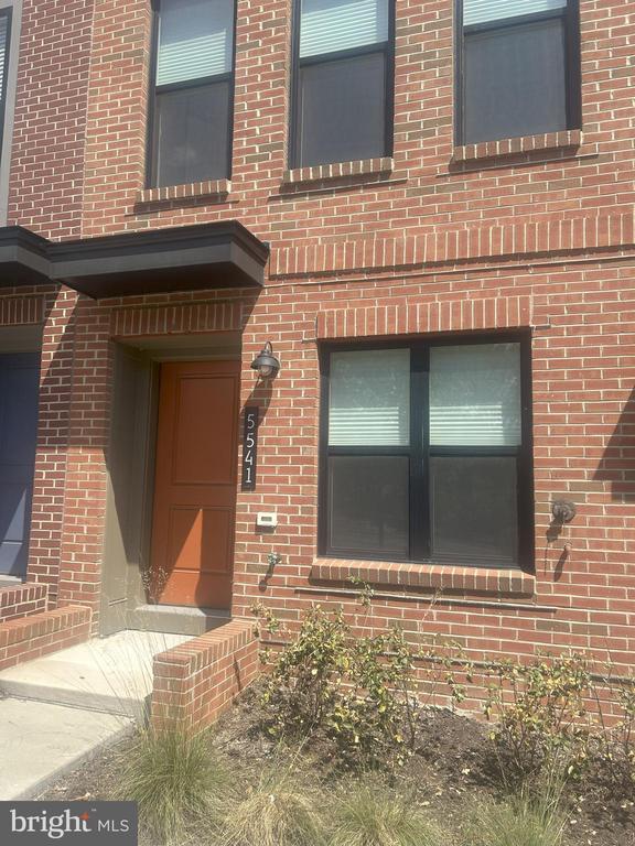 5541 South Dakota Ave Ne, Washington