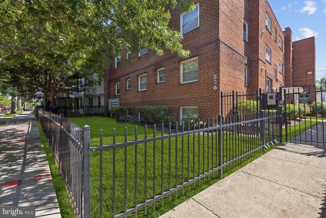 526 Kenyon St Nw #104, Washington