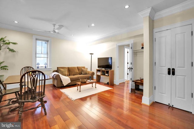 936 Madison St Nw #103, Washington