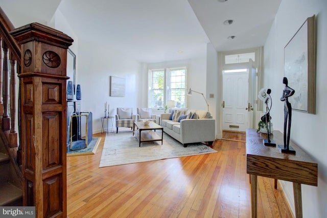 136 E St Se, Washington