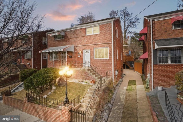 77 Underwood St Nw, Washington