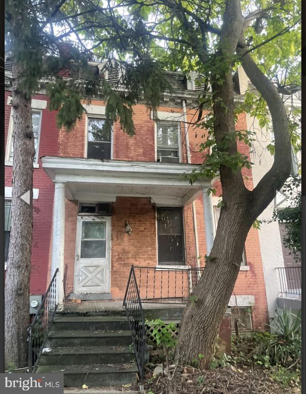 606 Kenyon St Nw, Washington