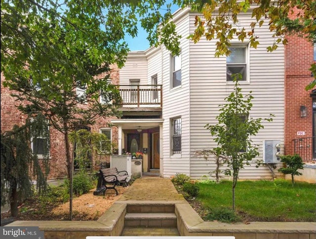 729 Kenyon St Nw, Washington