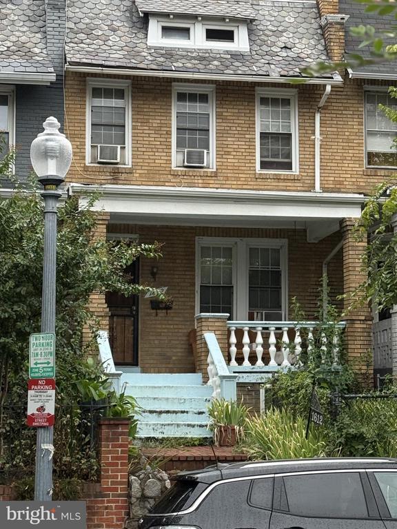 1612 Trinidad Ave Ne, Washington