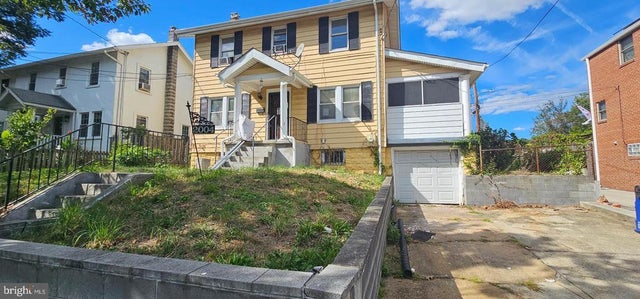 2004 Perry St Ne, Washington