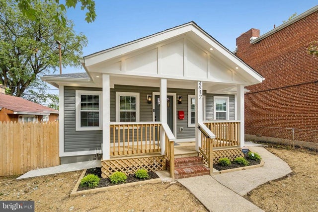 4912 Meade St Ne, Washington