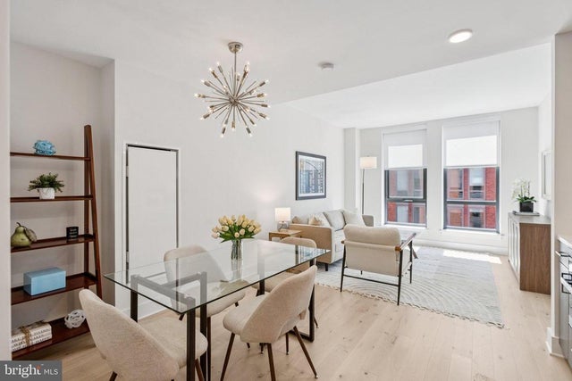 1211 Van St Se #1003, Washington