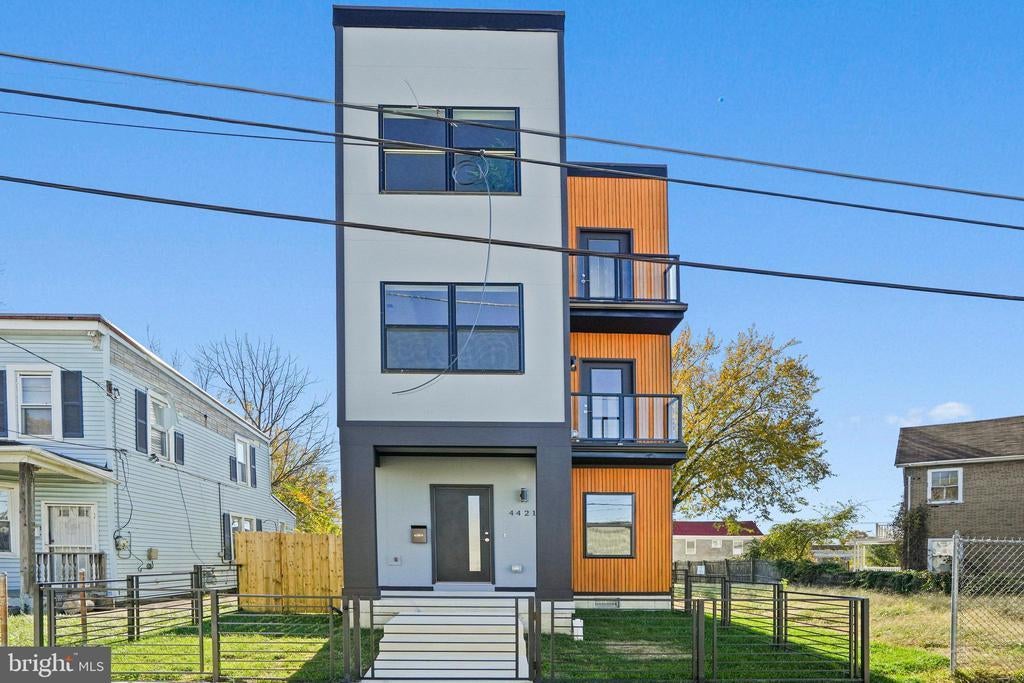 4421 Kane Pl Ne, WASHINGTON